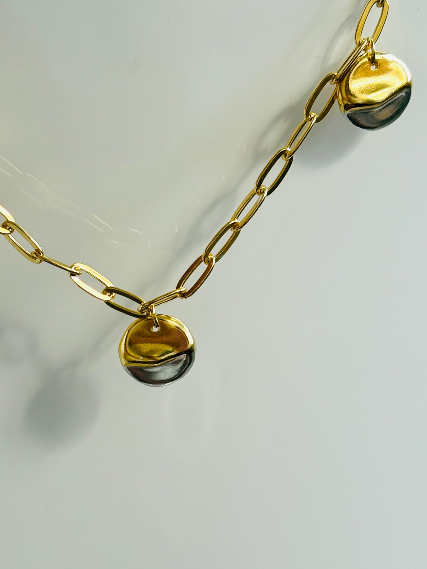 Collier BEE