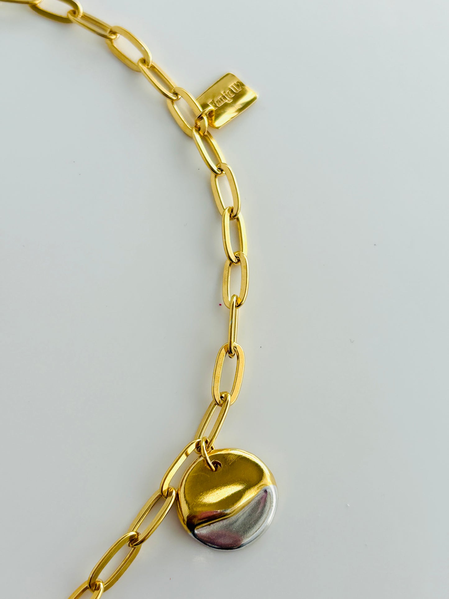 Collier BEE