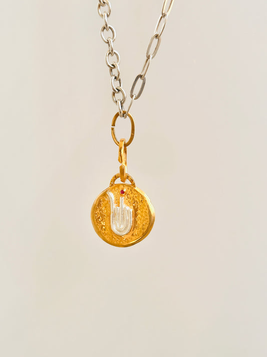 Charm RUBIS SUR ONGLE